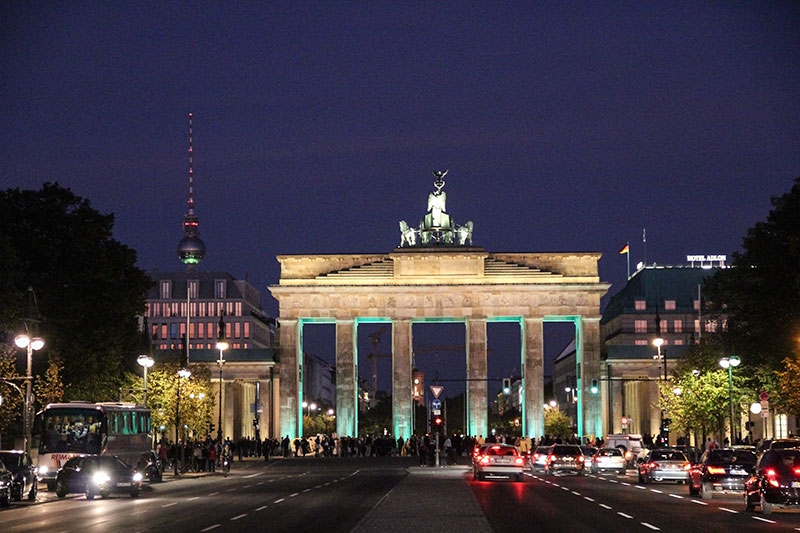 Бранденбургские ворота вечером