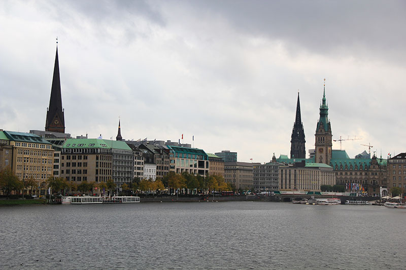Панорама Гамбурга с озера
