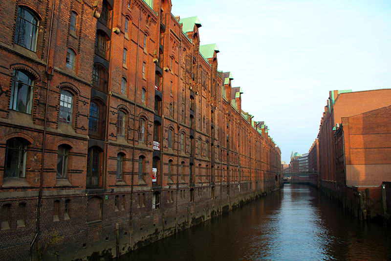Портовые здания Гамбурга